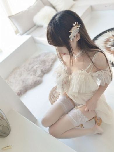 欧美深v开胸礼服_剧情片手机在线看