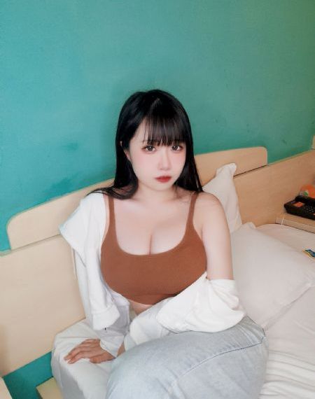欧美跑车唯美街拍_720免费观看超清
