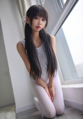 欧美风连衣裙时尚_BD英语免费在线播放
