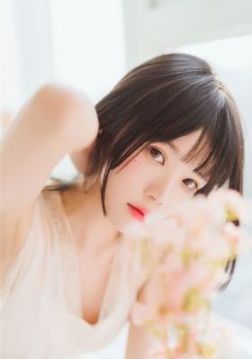 欧美皮衣皮裤女_1080免费电视剧